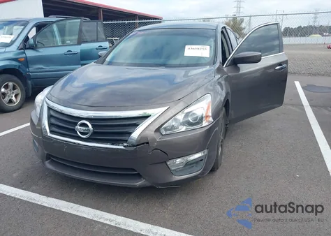 2015 Nissan Altima 2.5 S z USA, uszkodzony, nr VIN 1N4AL3AP1FN895377